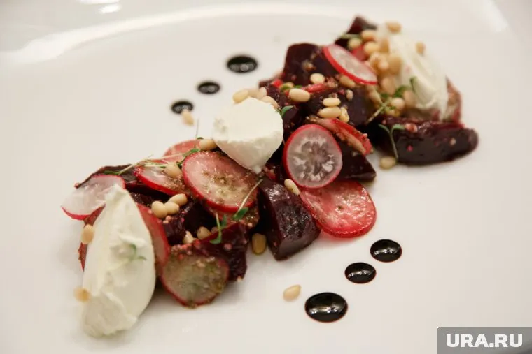 Со свеклой можно приготовить множество полезных салатов