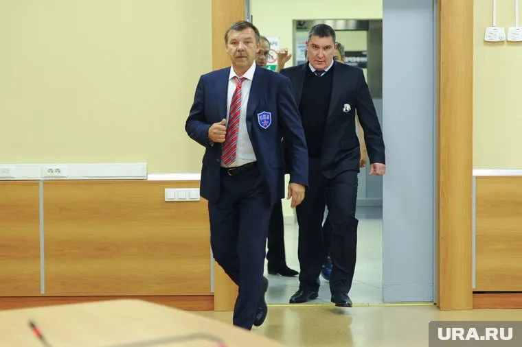 Уроженец Челябинской области Олег Знарок (слева) стал лауреатом госнаграды