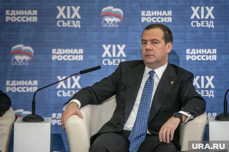 Идею поддержал премьер-министр России Дмитрий Медведев