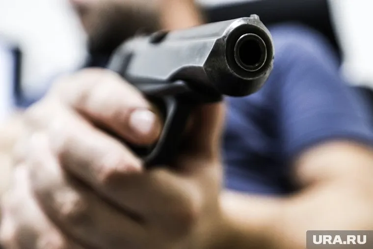 В Сургуте 4 апреля неизвестный в маске застрелил предпринимателя