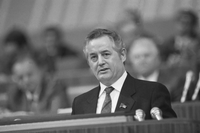 Умер экс-главредактор «Известий» Иван Лаптев