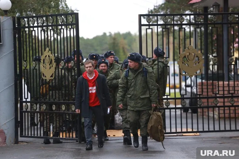 Мобилизованный имел бронь от предприятия и не должен был получить повестку