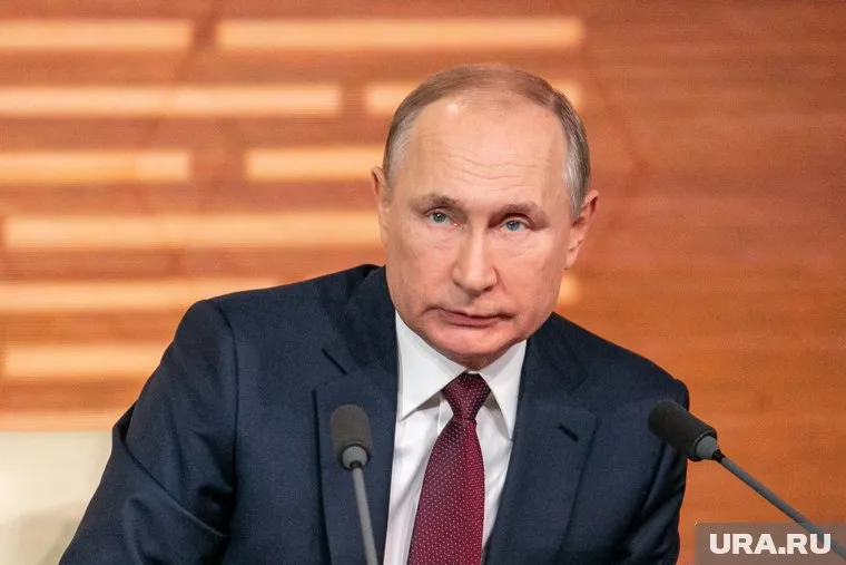 Путин подтвердил введение российских миротворцев в Карабах