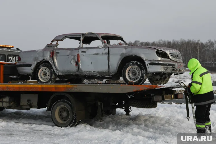 Тюменцы бросают свои машины на парковках тюменских ЖК