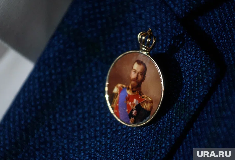 В Екатеринбург арестованный Николай II с семьей был доставлен на поезде в 1917 году