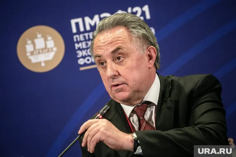 Ожидается, что Виталий Мутко выйдет на связь со свердловскими властями из Москвы