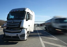 Две фуры попали в аварию возле Перми