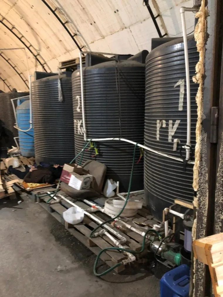 Росгвардия ФСБ изъяли алкоголь Мерседес БМВ