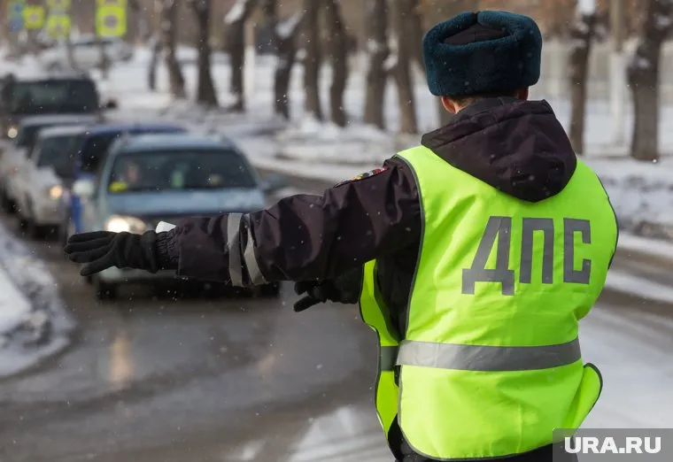 В РФ в 2023 году будут штрафовать за использование летней резины зимой