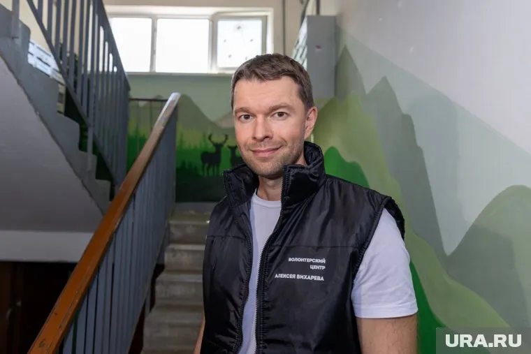 Алексей Вихарев профинансировал благоустройство подъезда на ул. Шефская, 59 в Екатеринбурге