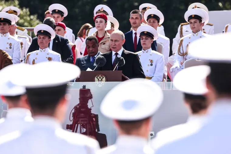 Военно-морской парад. Санкт-Петербург