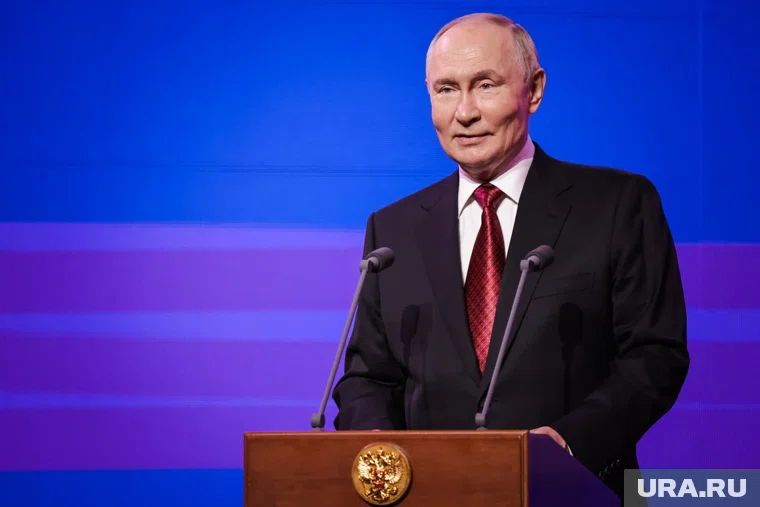 Путин приехал на полигон "Мулино" в военной форме