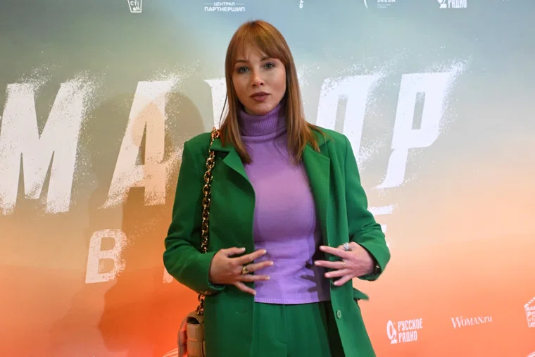 Полина делает странные намеки