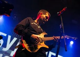 Уехавший из РФ рэпер Noize MC* поддержал сбор помощи жителям Белгорода