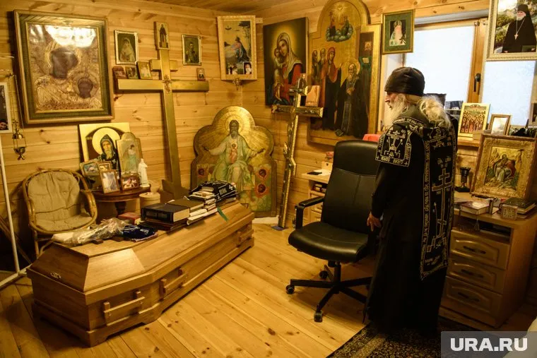 Гроб должны вручить владыке Кириллу (Наконечному)
