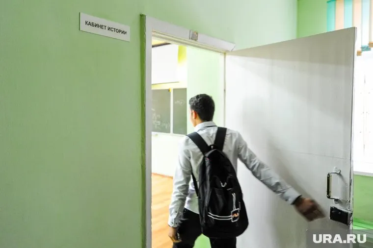 Власти задумались, как ограничить доступ школьников к жевательному табаку