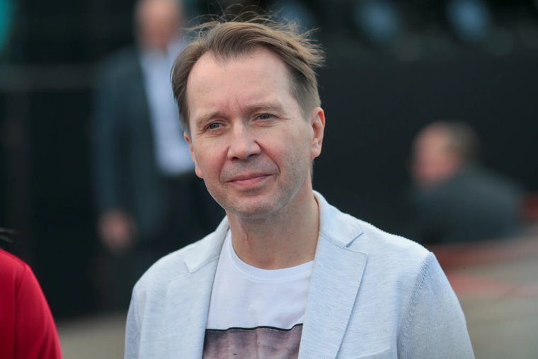 Тайный сын, тяжелая болезнь и ссора с Орбакайте: Евгению Миронову — 59