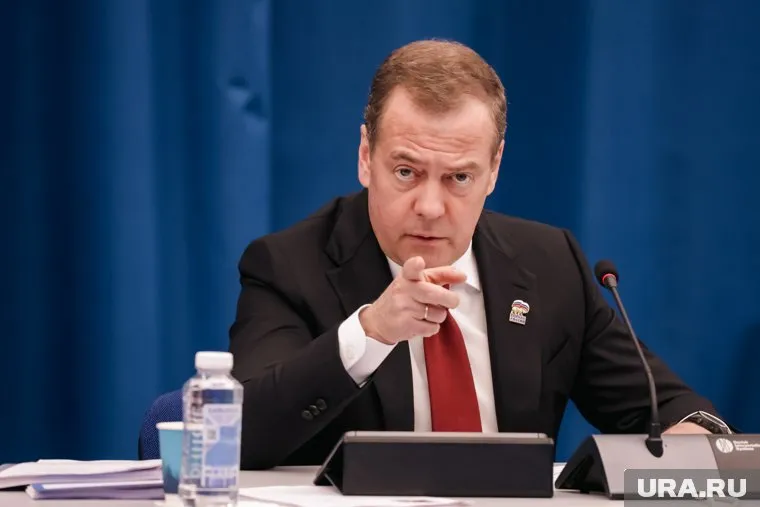 За числовыми показателями выполнения народной программы должны быть конкретные результаты, подчеркнул председатель ЕР Дмитрий Медведев