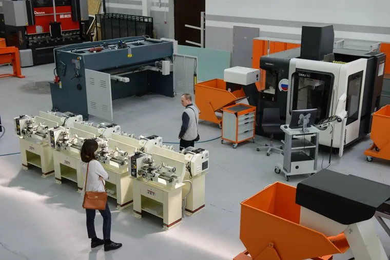 Второй день OPEN INNOVATIONS STARTUP TOUR 2017. Екатеринбург, цех, станки, производство, технопарк университетский