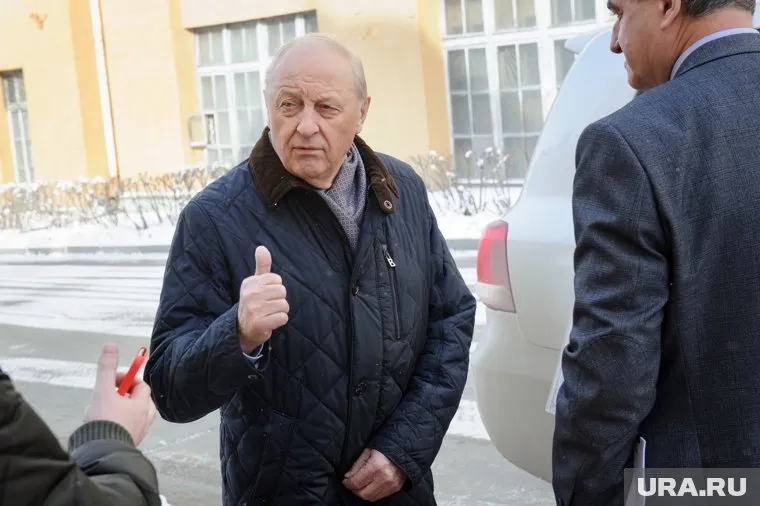 Россель наглядно показывает, насколько хорошо будет жить Свердловская область