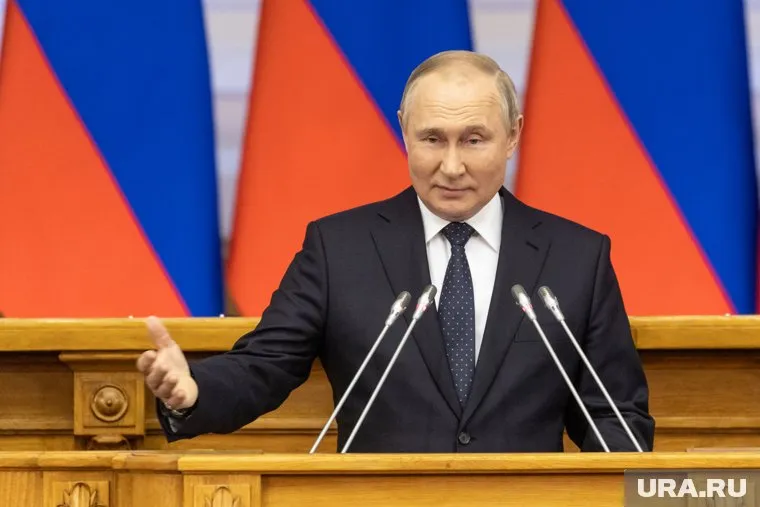 Люди знают, что президент выполняет обещания, сообщил Песков