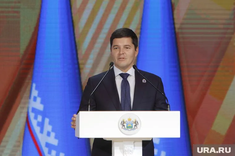 Дмитрий Артюхов наградил многодетных ямальцев