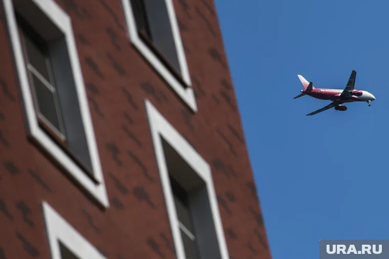 Задерживается и прибытие и отправление воздушных судов