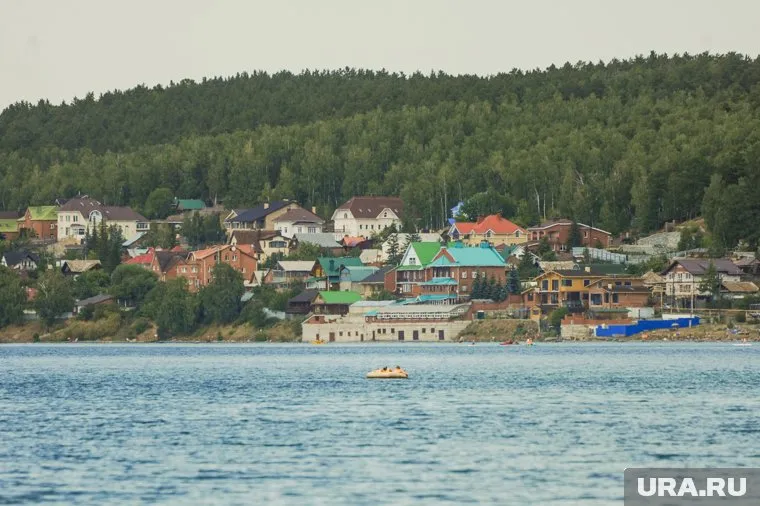 В поселке у озера земли подорожали до 13 млн за объект