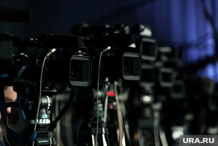 По словам Кейра Симмонса, Владимир Путин убеждал его «поверить»