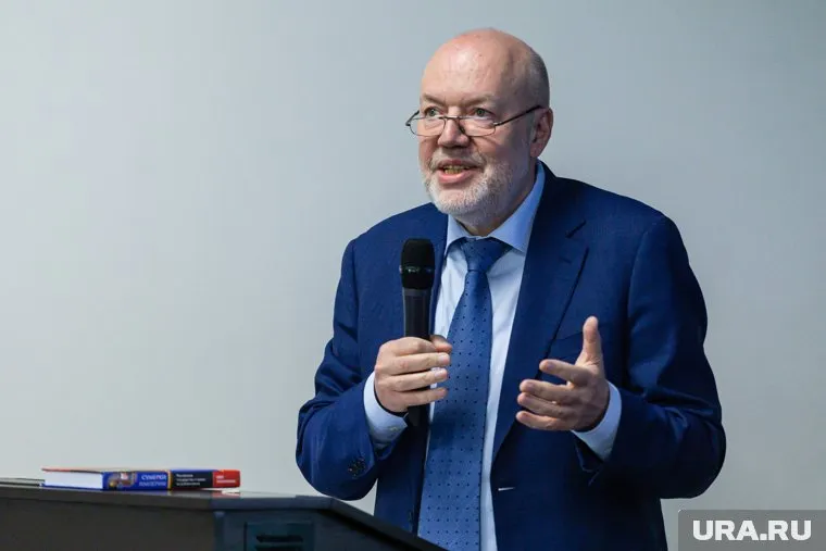 Крашенинников входит в попечительский совет Ельцин Центра