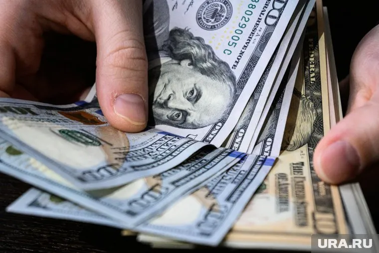 В США сообщили, что страна потеряла 400 млрд долларов