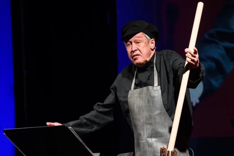 Михаилу Ефремову после УДО запретили управлять автомобилем три года