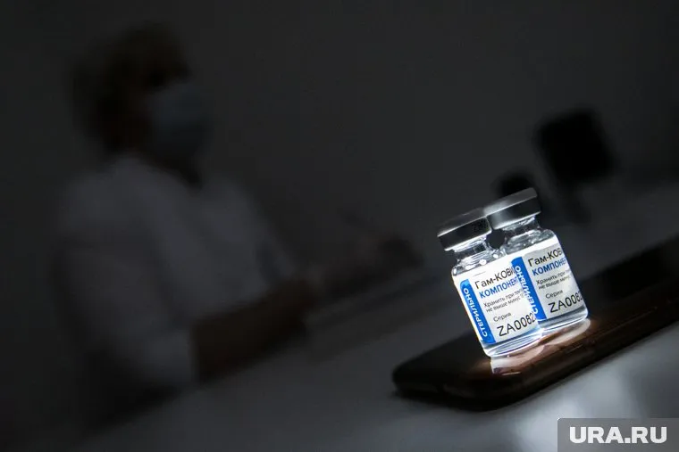 Тюменская учительница заразила учеников коронавирусом после отказа от вакцинации