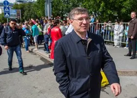Якушев пообещал научить тоболяков косить траву на газонах