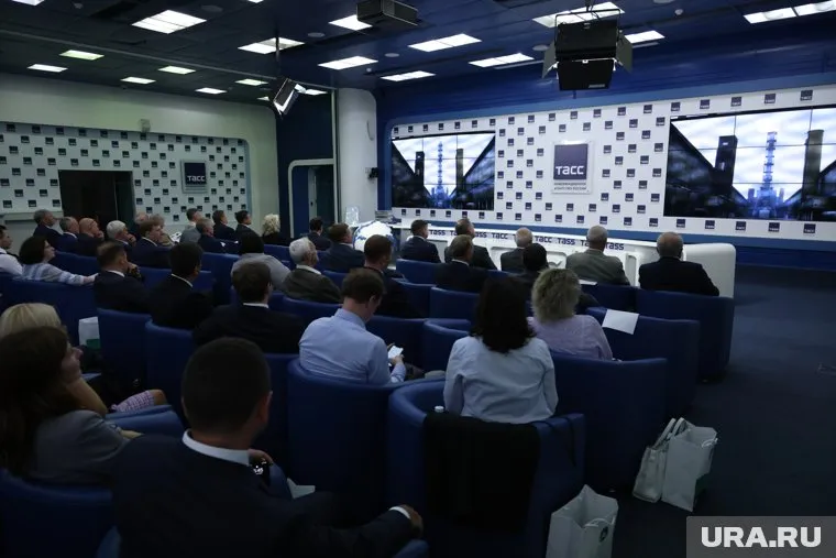 На встрече присутствовали представители политики и бизнеса