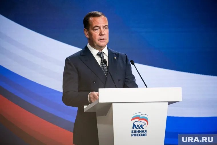 Дмитрий Медведев похвалил немецкое правительство за прогноз по экономике РФ