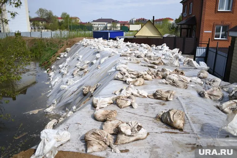 В тюменских реках постепенно снижается уровень воды