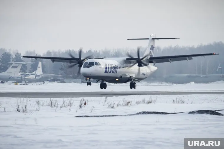 У самолета Utair при приземлении возникли проблемы с закрылками