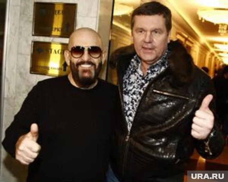 По мнению мэтра шансона, "душевному и честному" Александру Новикову не место на зоне