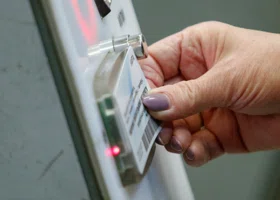 Екатеринбург не на первом месте: в каких миллионниках проезд дороже и дешевле всего