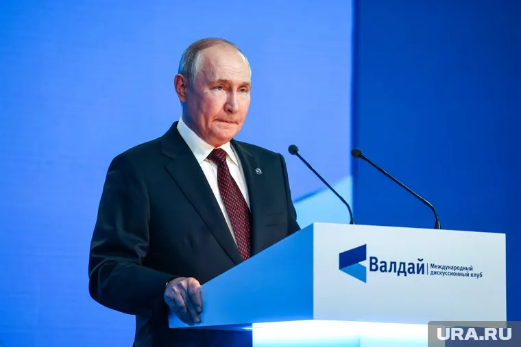 Путин принимает участие в дискуссионном клубе «Валдай»