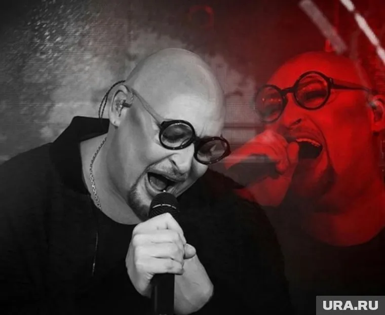 Шура не бросает музыку даже на время лечения в курганской клинике