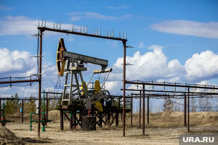 Нефть нужна для производства пластика