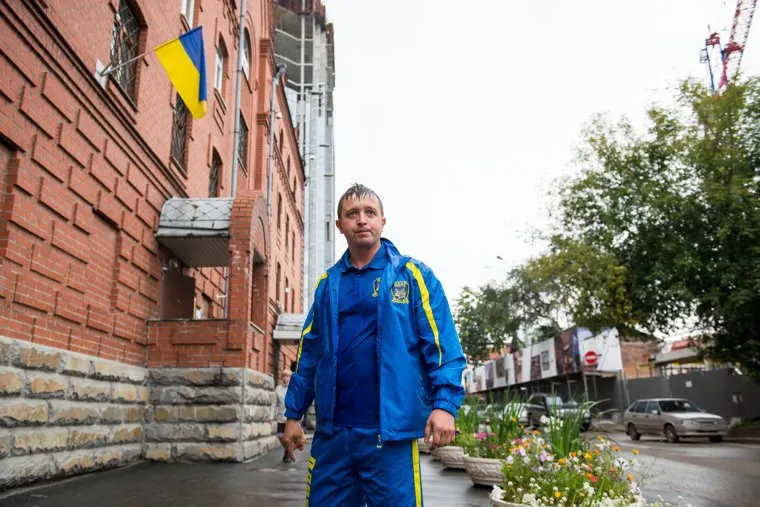 Обливание Игоря Торощина возле генконсульства США и Украины. Екатеринбург, торощин игорь, лдпр