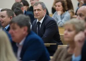 Тунгусов играет с губернаторской командой в перегонки