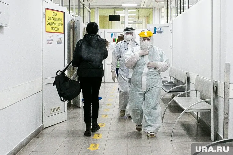 Медикам ХМАО, ЯНАО и Тюменской области будут доплачивать за работу с COVID-19