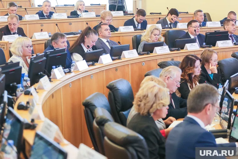 Депутаты проголосовали за поправки в областное законодательство