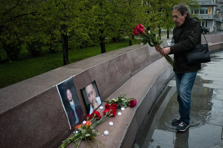 Акция памяти Аркадия Бабченко на площади Труда (необработанные). Екатеринбург
