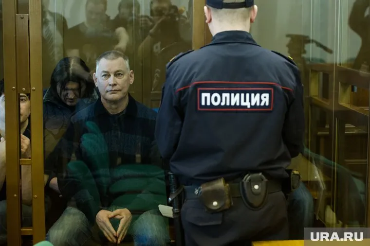 ОПГ "Турбазовские" пишут жалобы на представителя губернатора в Миассе Станислава Третьякова