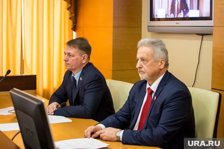 Спикер думы Салехарда Владимир Мартынюк (справа) раскритиковал горожан, которые мусорят